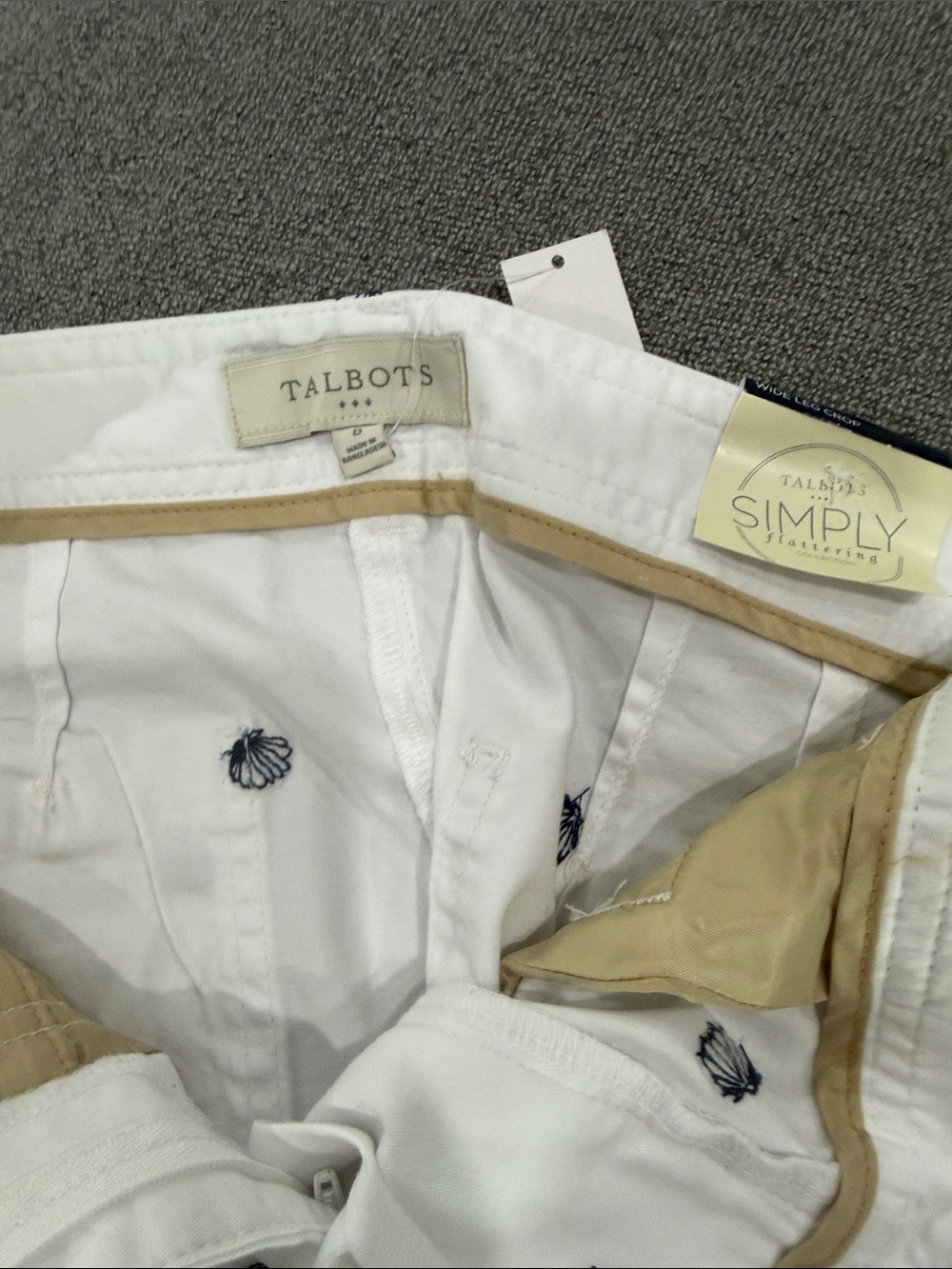 New-Talbots White Relaxed Jeans with Navy Shell Embroidery - Picture 3 of 6